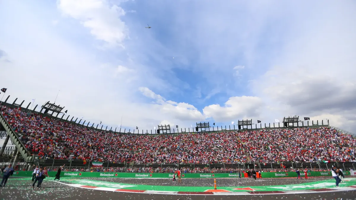 Vy över racerbanan Autódromo Hermanos Rodríguez.