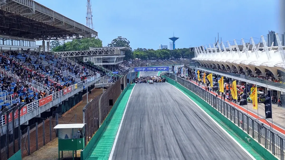 Vy över racerbanan Interlagos.