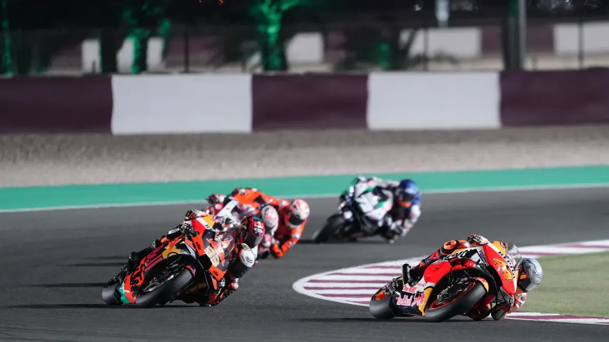 Vy över racerbanan Losail International Circuit.