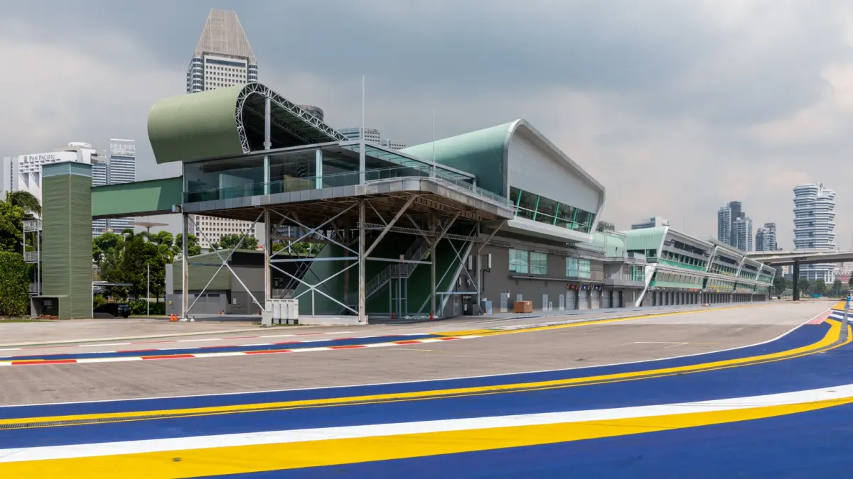Vy över racerbanan Marina Bay Street Circuit.