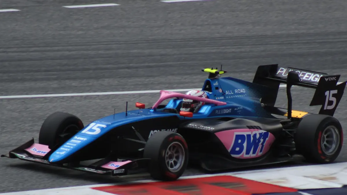 Gabriele Minì i ett licensierat motorsportfoto.