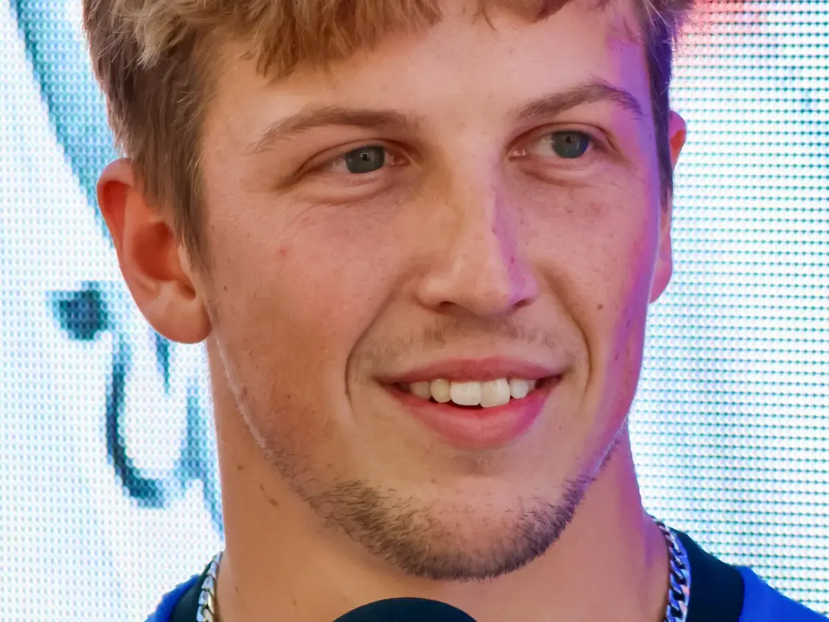 Liam Lawson i ett licensierat motorsportfoto.