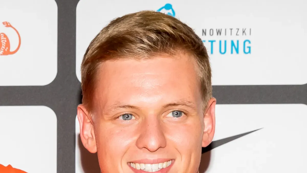 Mick Schumacher i ett licensierat motorsportfoto.