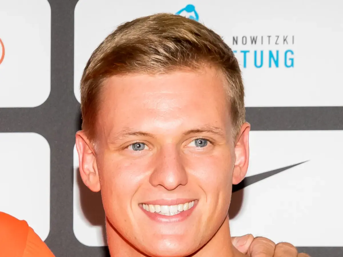 Mick Schumacher i ett licensierat motorsportfoto.