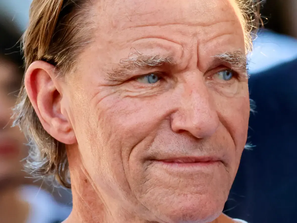 Stefan Johansson i ett licensierat motorsportfoto.