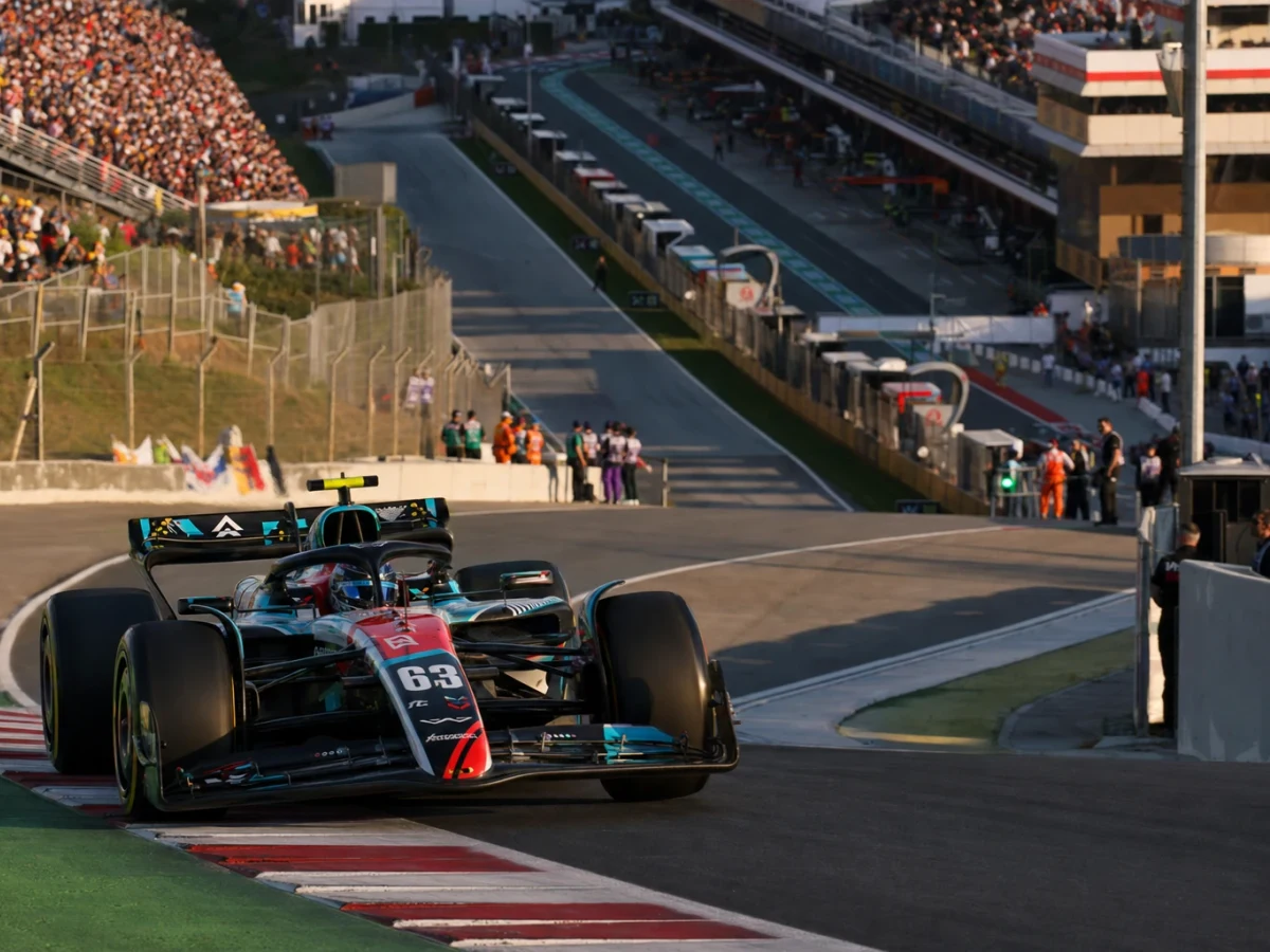 Formelbil under kvalpass inför Belgiens GP.